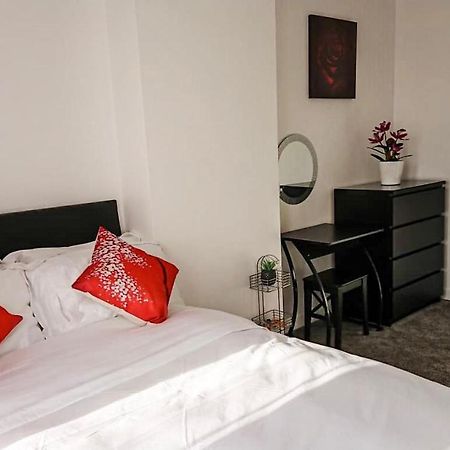Carnock Road Apartment - Silverburn Shopping Centre Glasgow Eksteriør billede